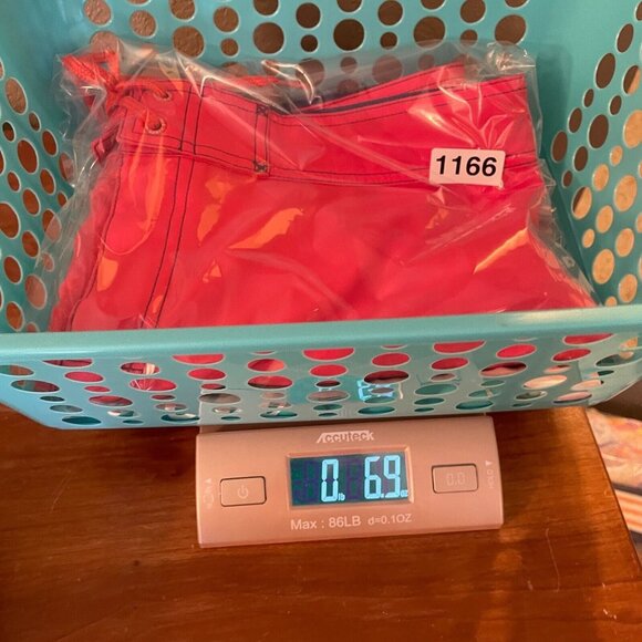 Vineyard Vines Mens Swim Board Shorts Trunks 9" Inseam Sz 34 Red Blue Zip Pocket - Picture 15 of 15